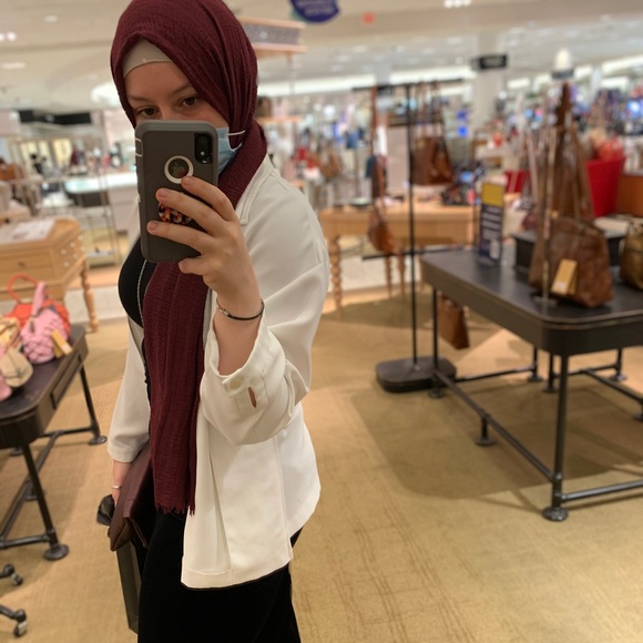 Meet your Posher, Camelia - Picture 1 of 1